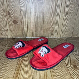 Betty Boops kissy face red tv house slippers
Women’s 10